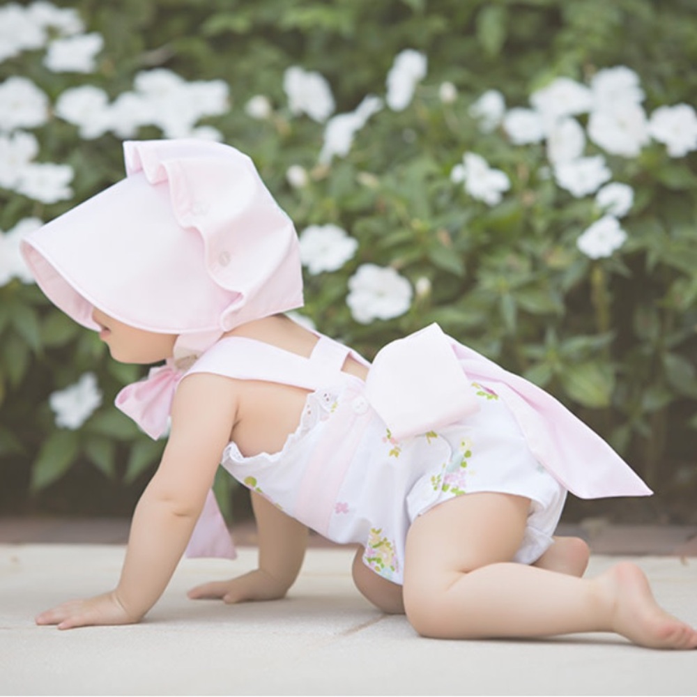 Beaufort Bonnet TBBC
Sally Sunsuit Biltmore
Blooms/Palm Beach Pink HTF! RARE! 2T